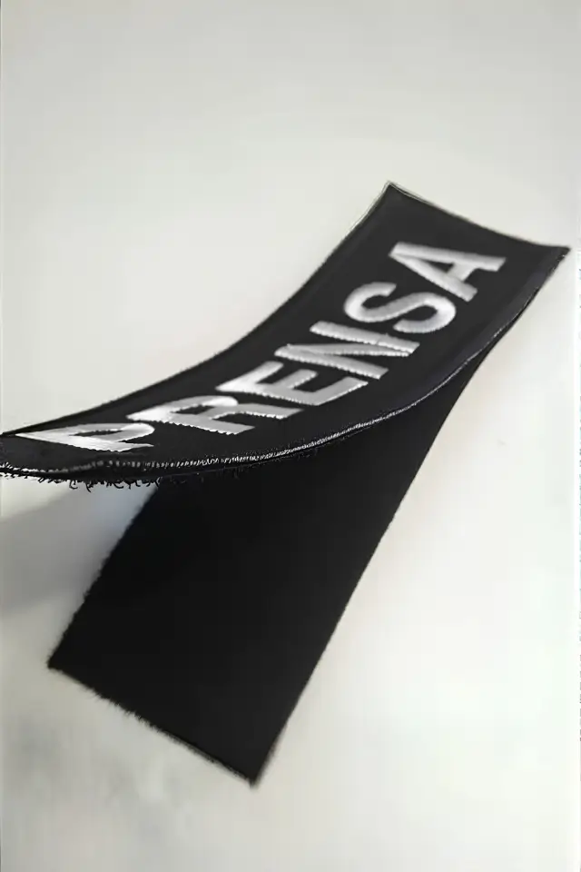 Escudos bordados con velcro