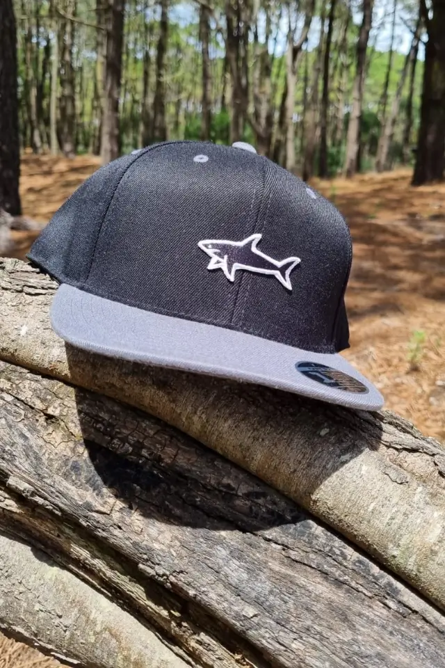 Escudos bordados — Gorras